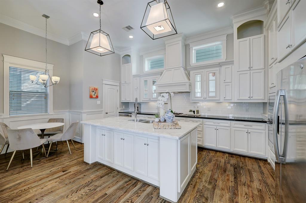 1437 W 25th Street