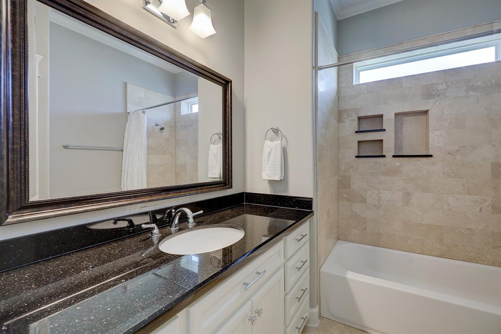 1437 W 25th Street