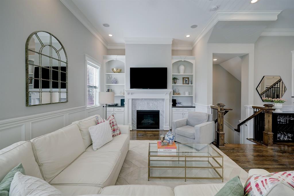 1437 W 25th Street