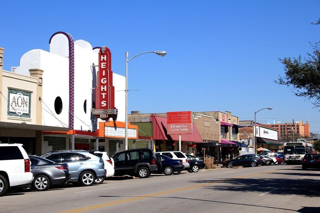 1437 W 25th Street