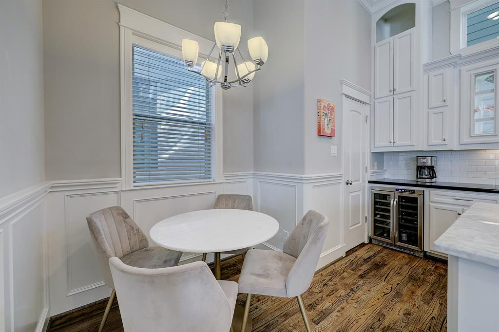 1437 W 25th Street
