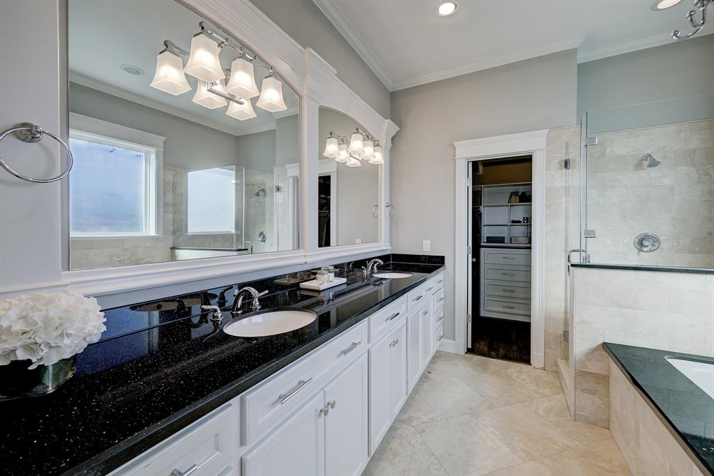 1437 W 25th Street
