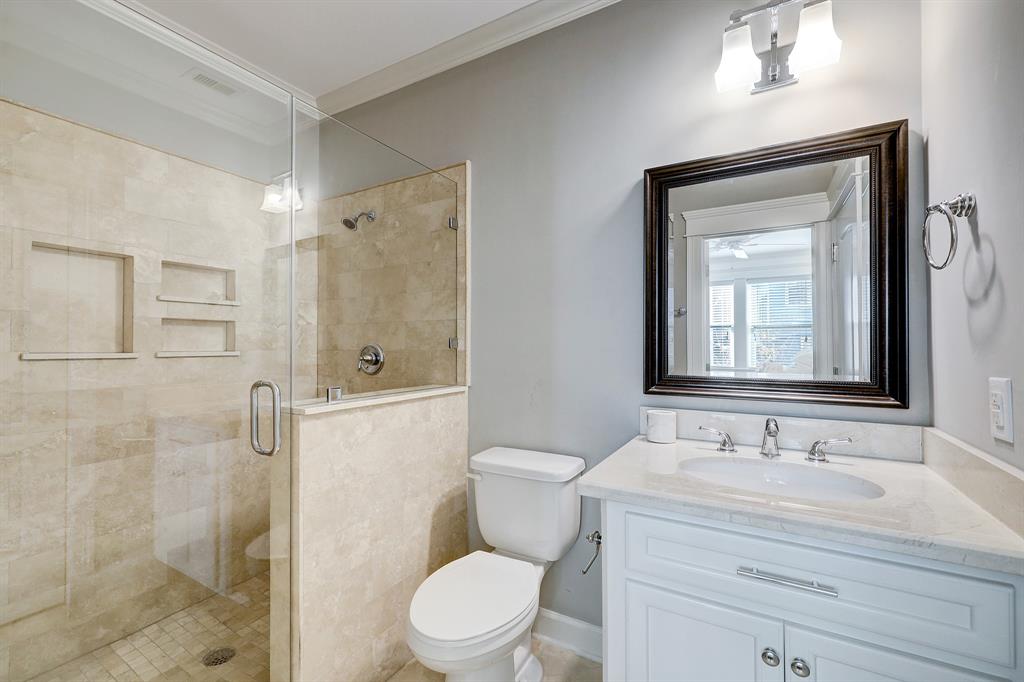 1437 W 25th Street