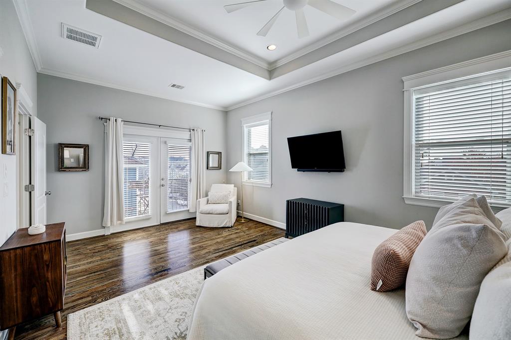 1437 W 25th Street