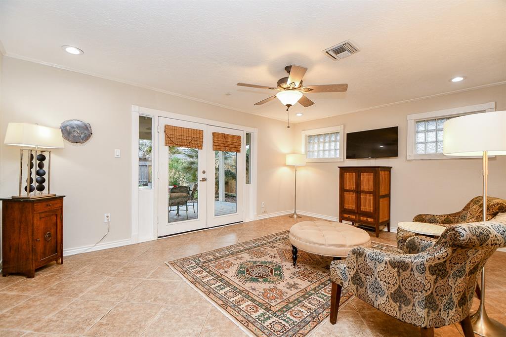10922 Oasis Drive