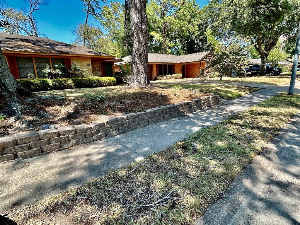 2318 Lamonte Lane