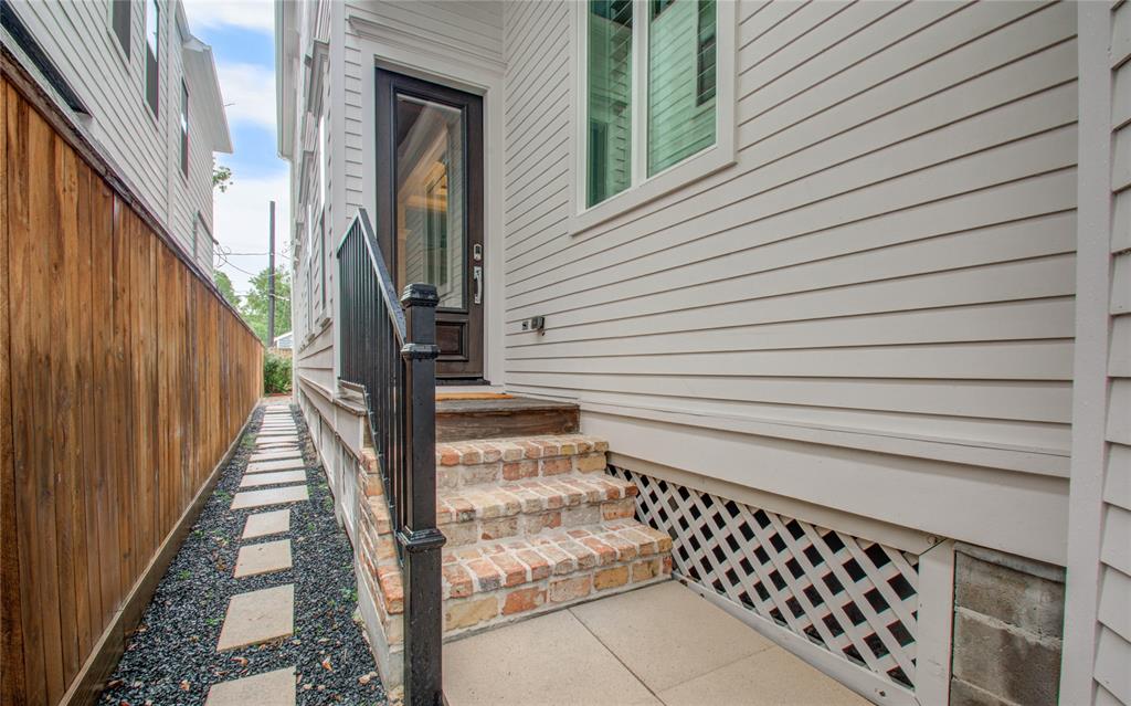 817 E 24th Street