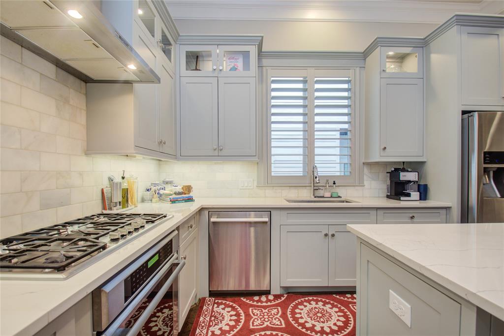 817 E 24th Street
