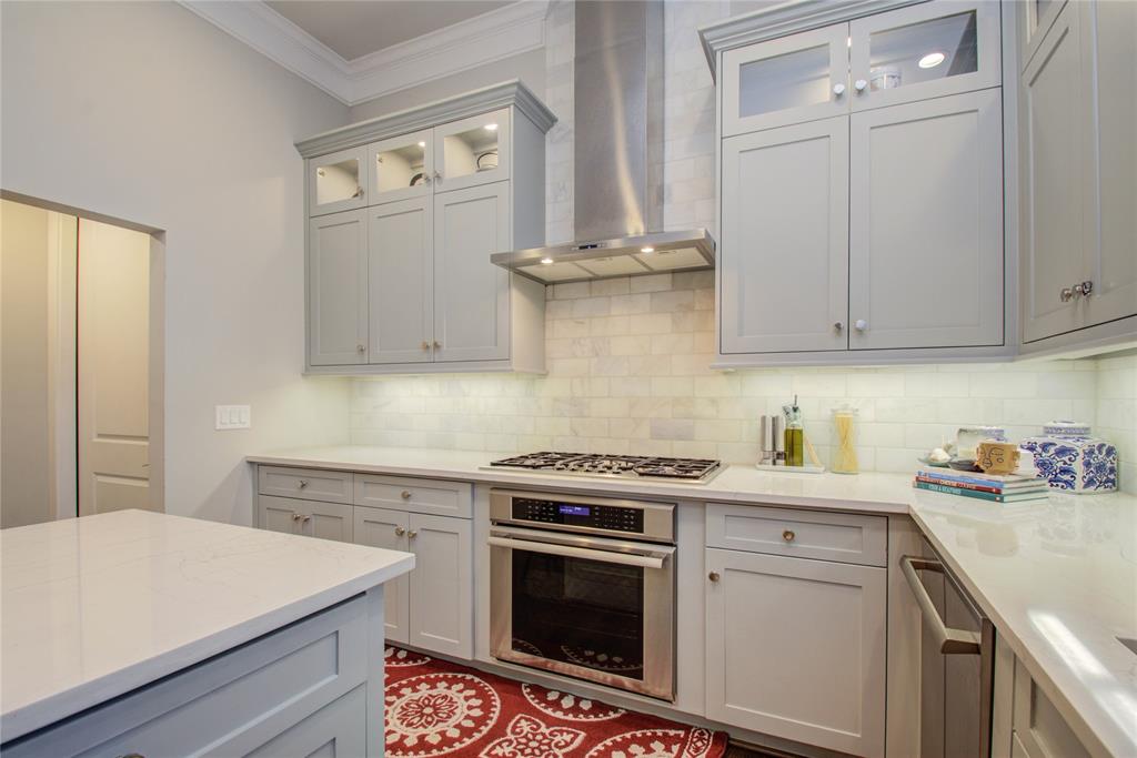 817 E 24th Street