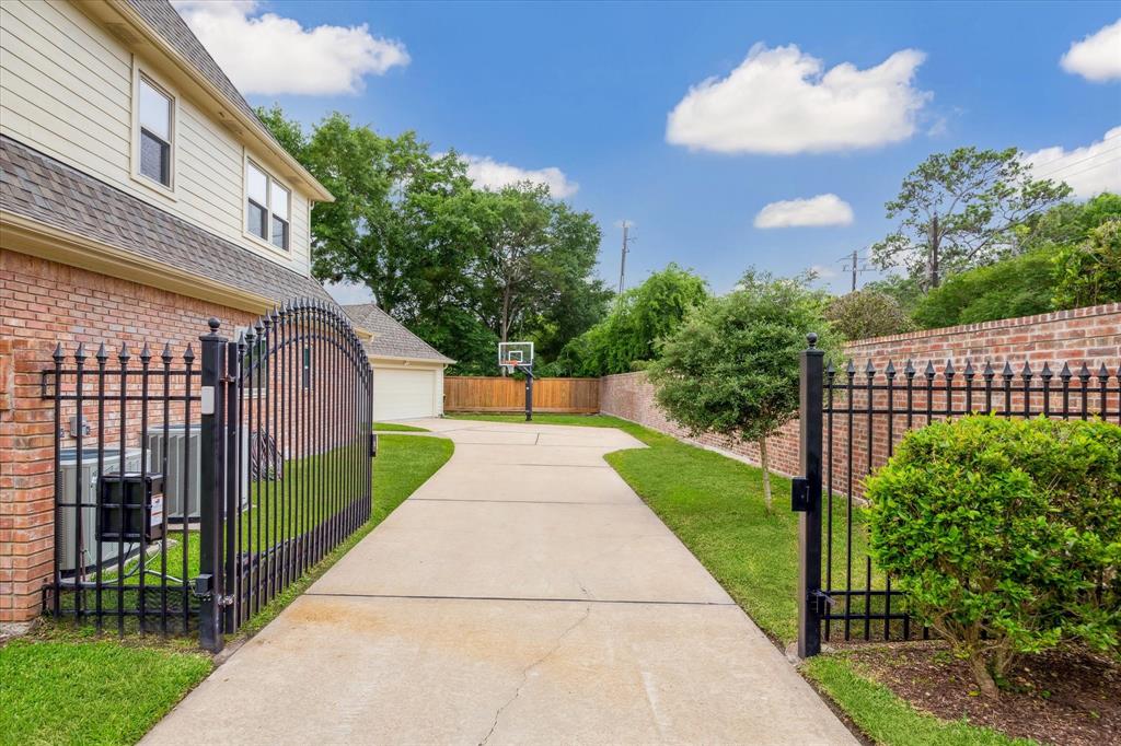 8520 Cedarbrake Drive