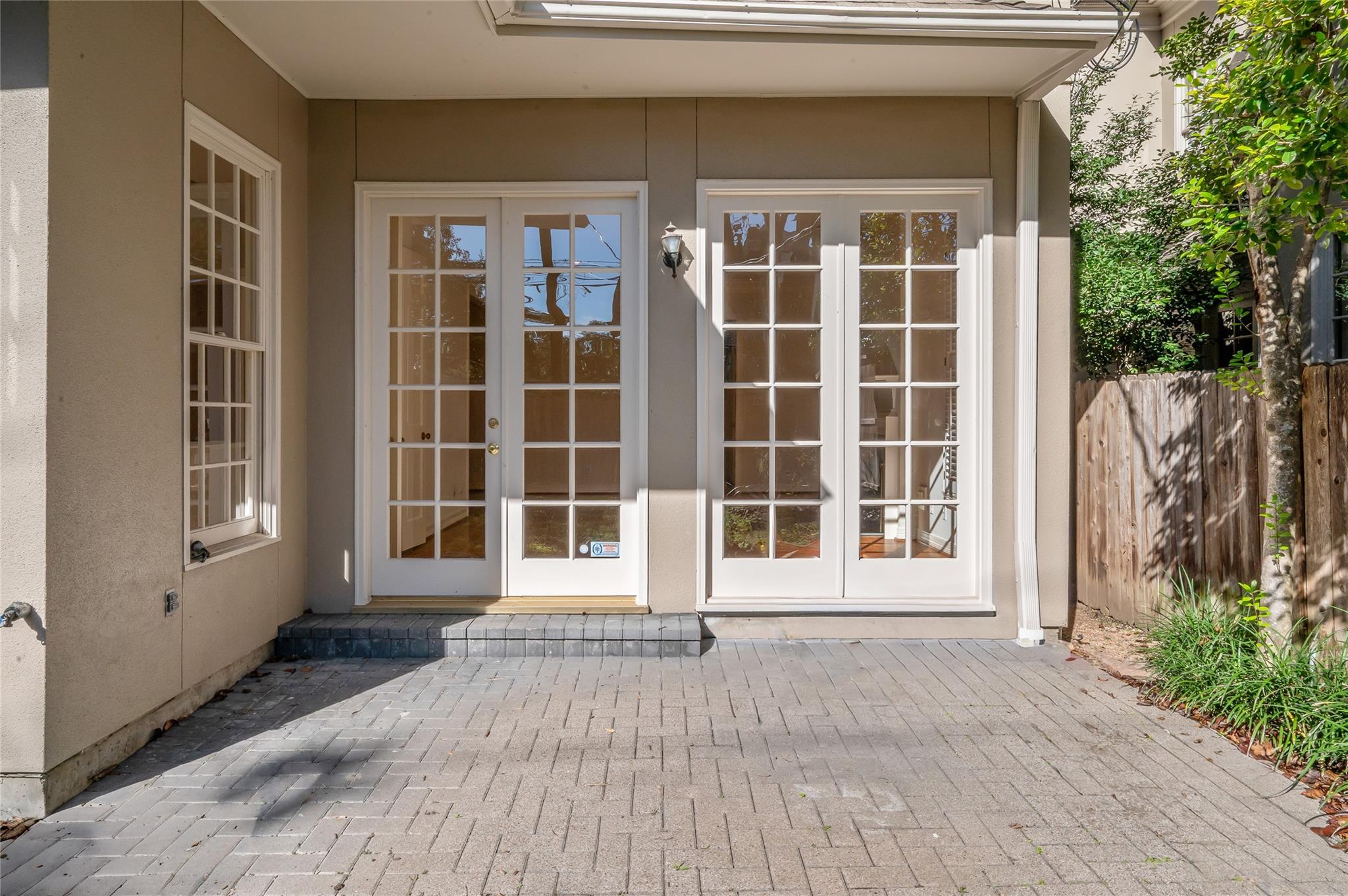 3245 Maroneal Street