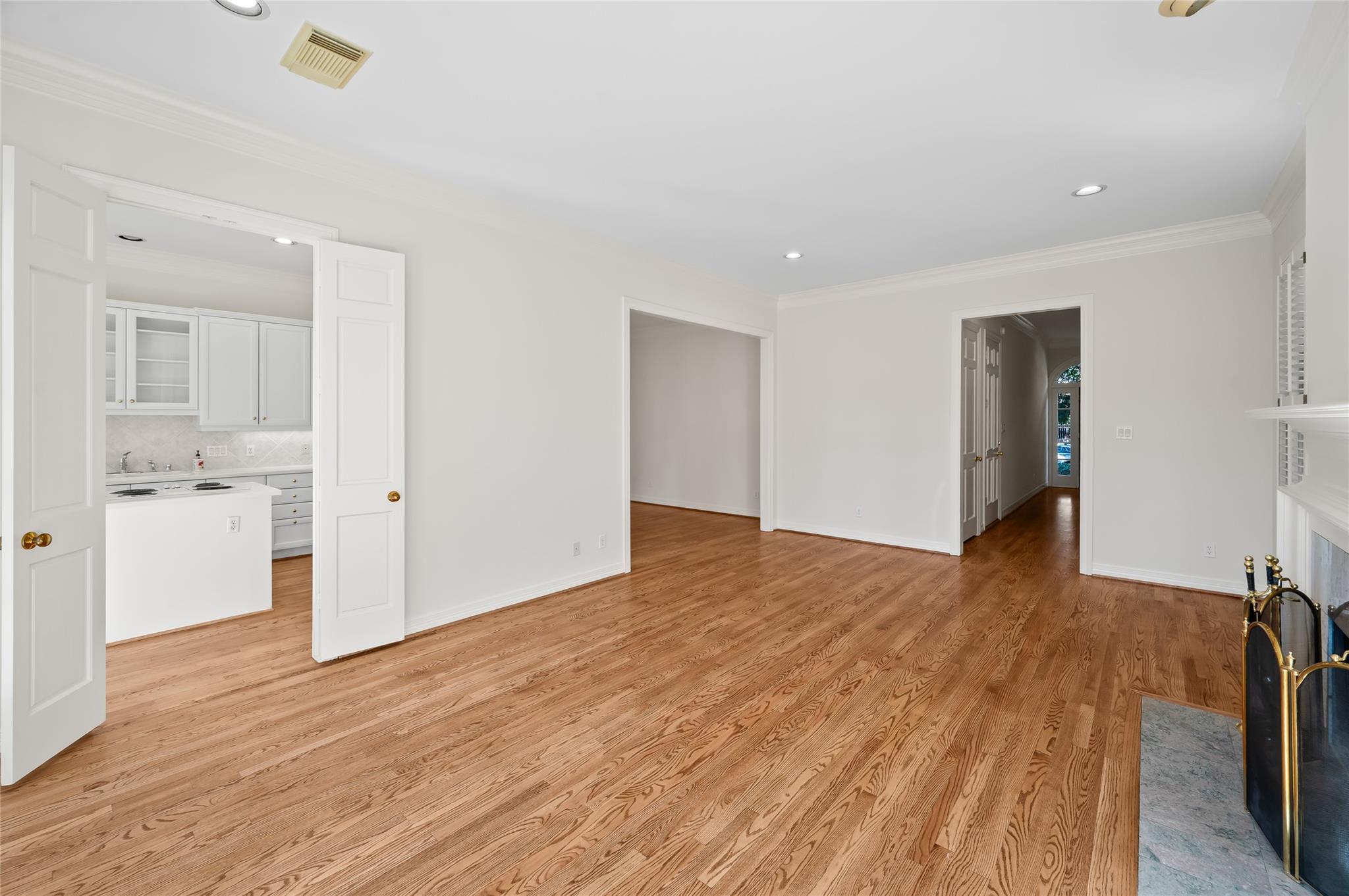 3245 Maroneal Street