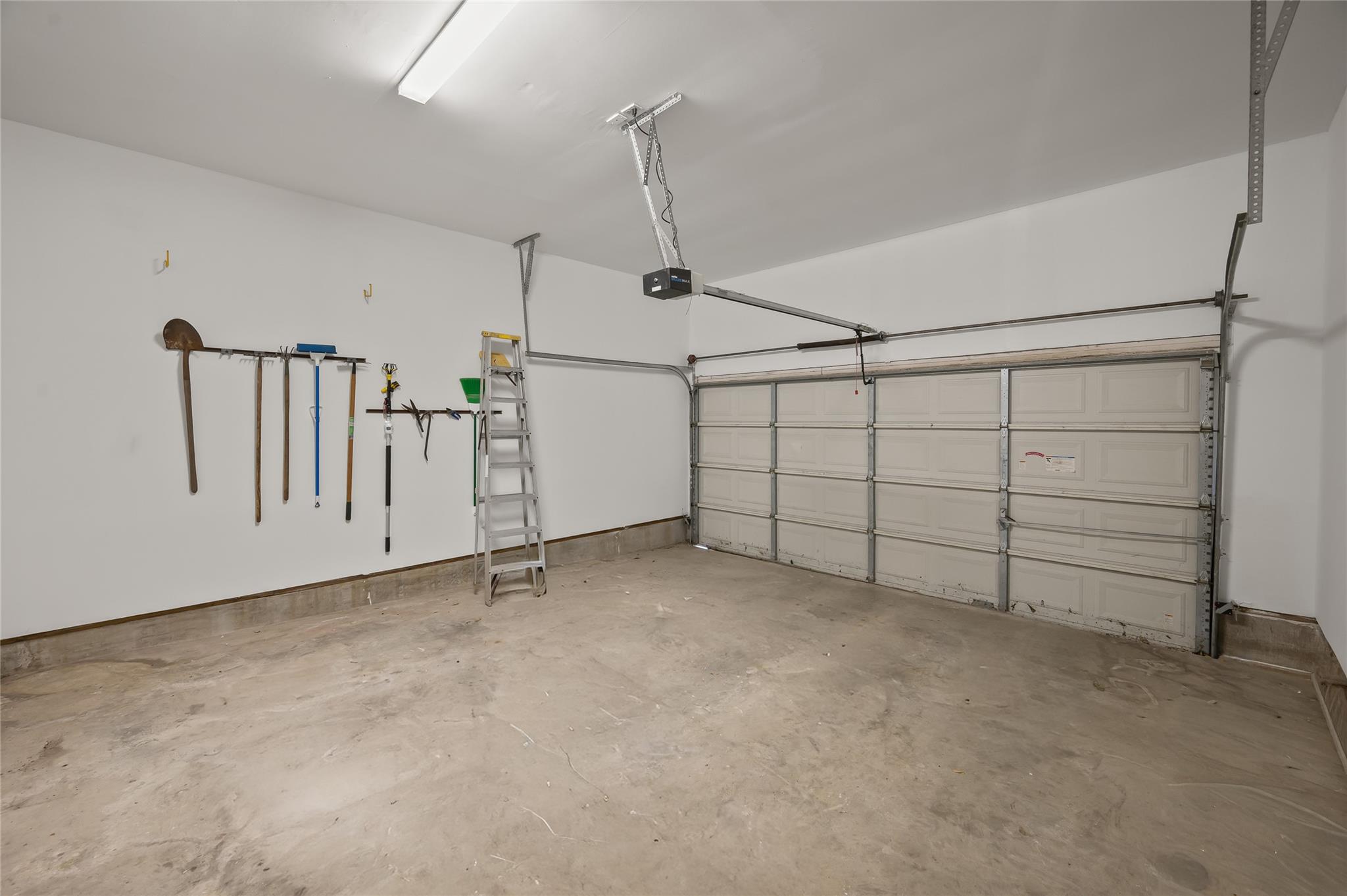 3245 Maroneal Street