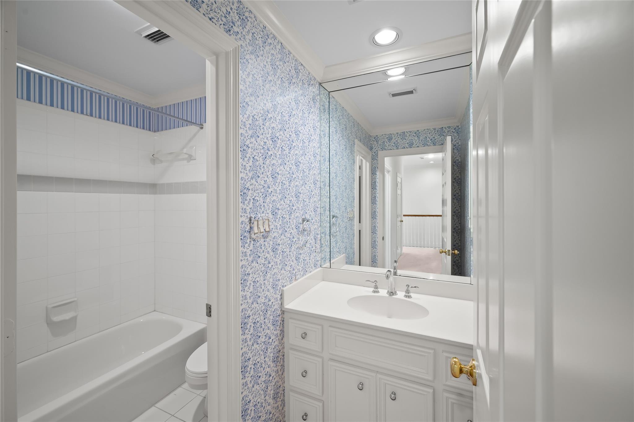 3245 Maroneal Street