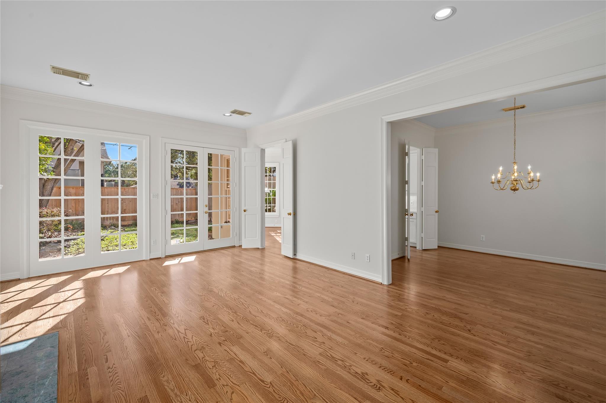 3245 Maroneal Street