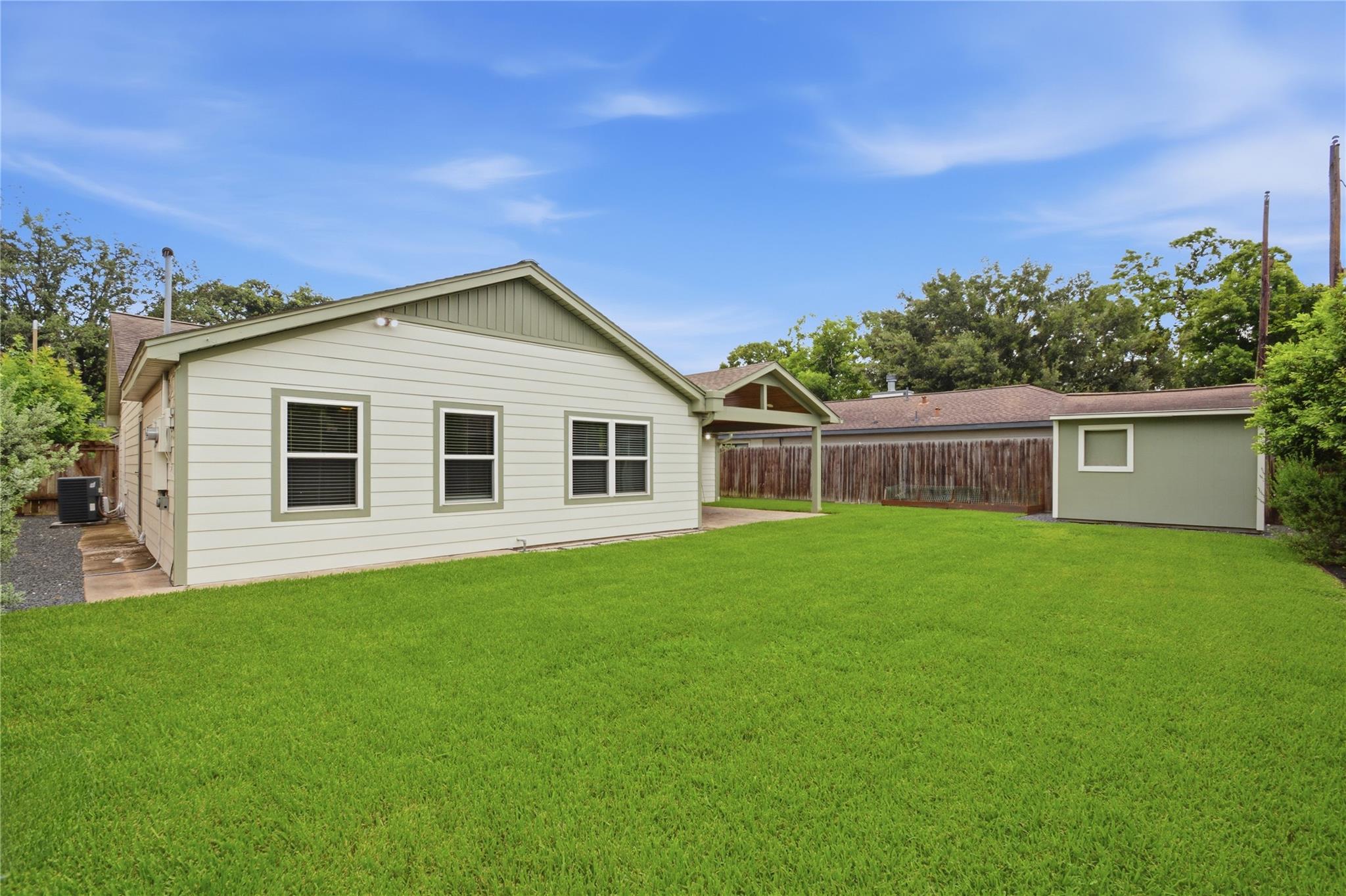 2207 Saxon Drive