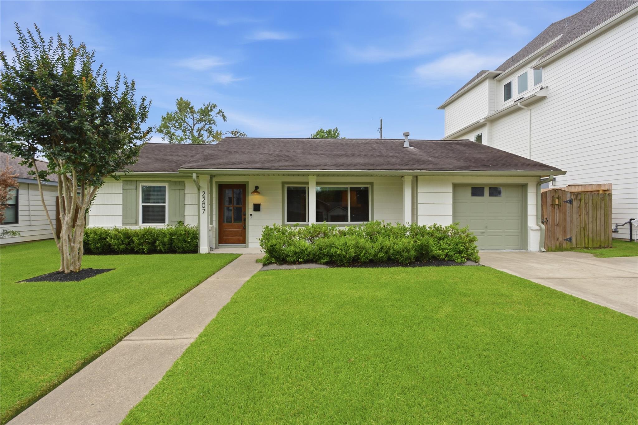 2207 Saxon Drive
