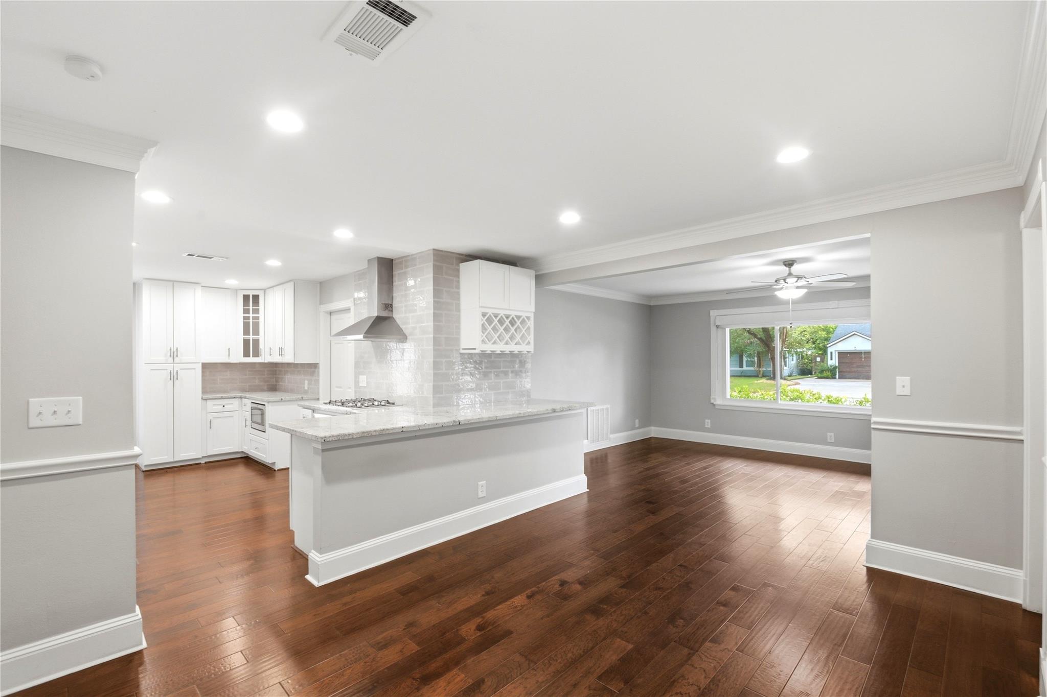 2207 Saxon Drive