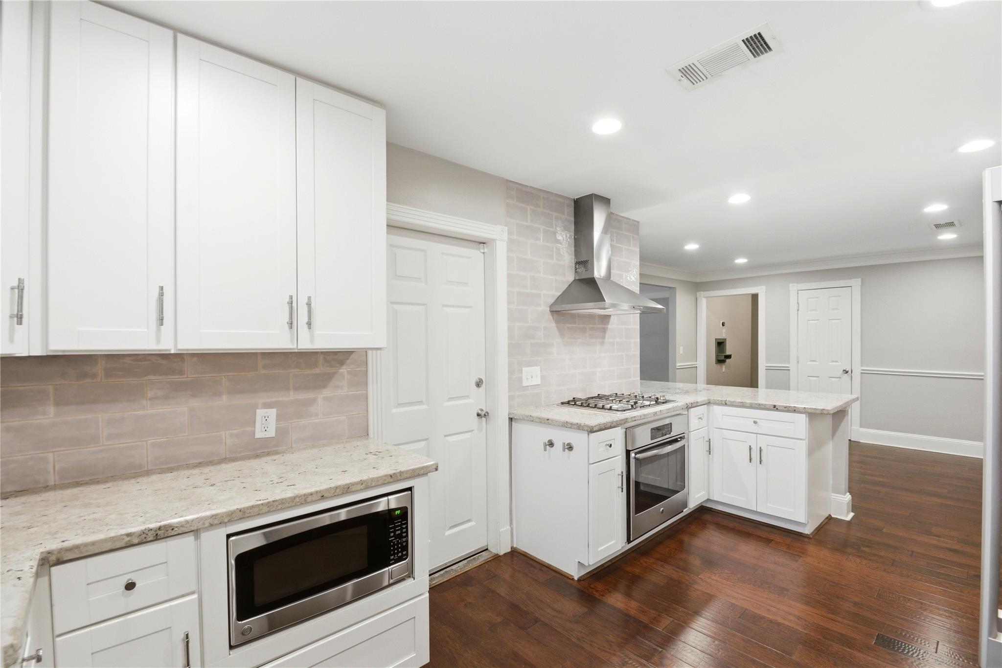 2207 Saxon Drive