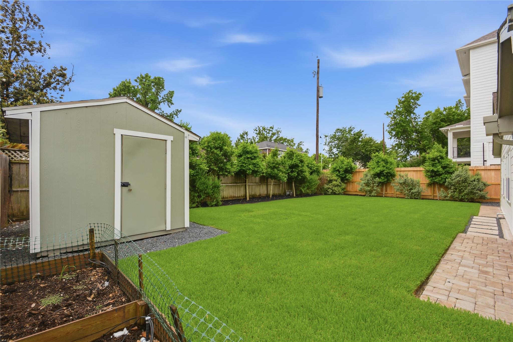 2207 Saxon Drive