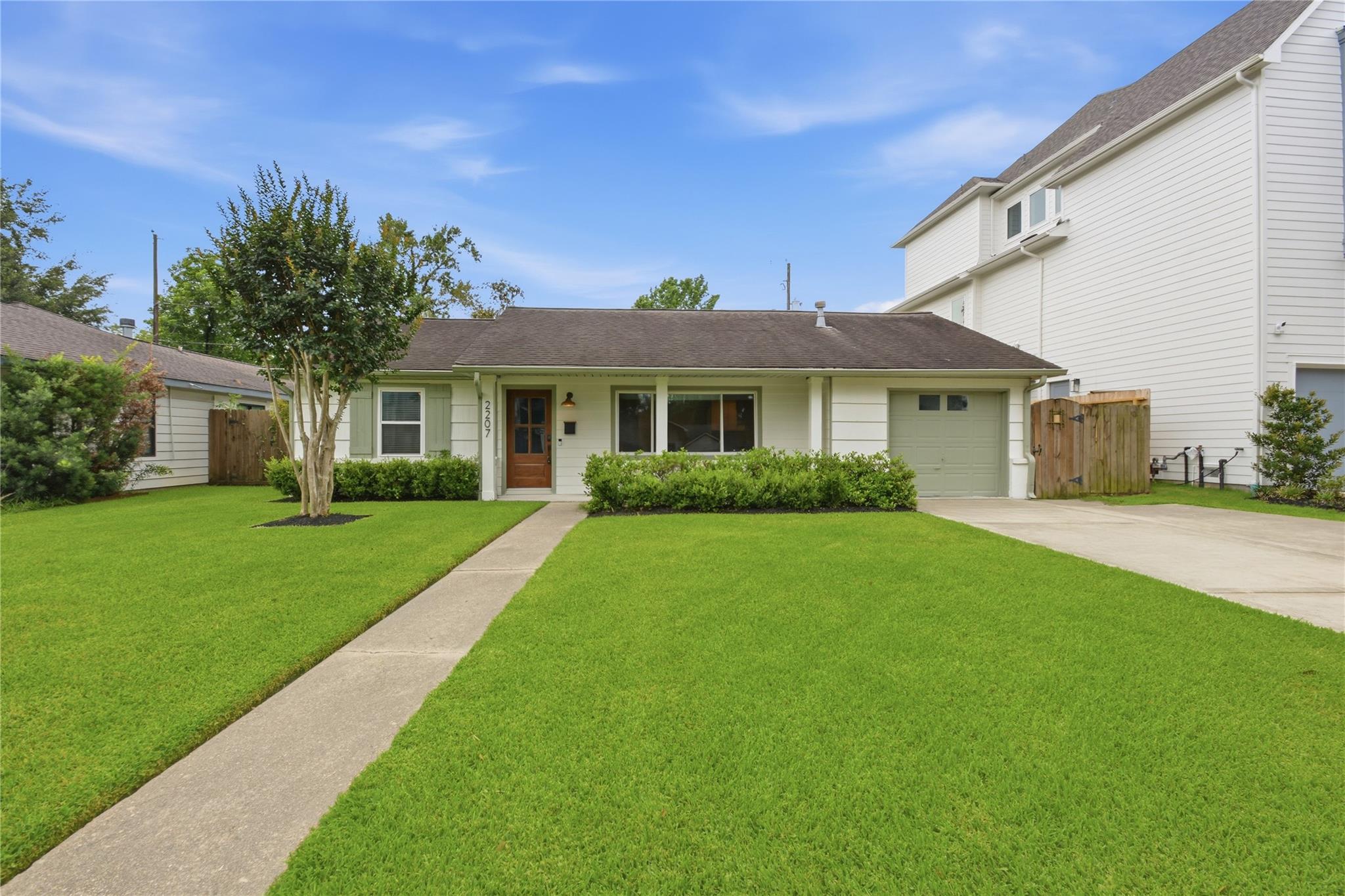 2207 Saxon Drive