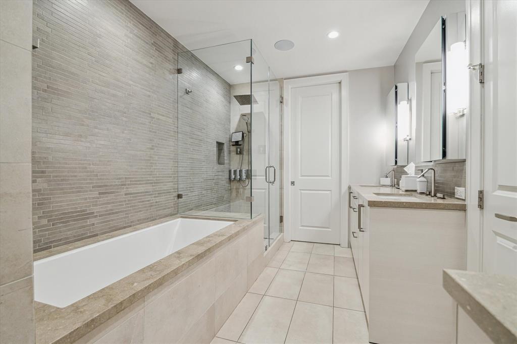 2047 Westcreek Lane # 1402