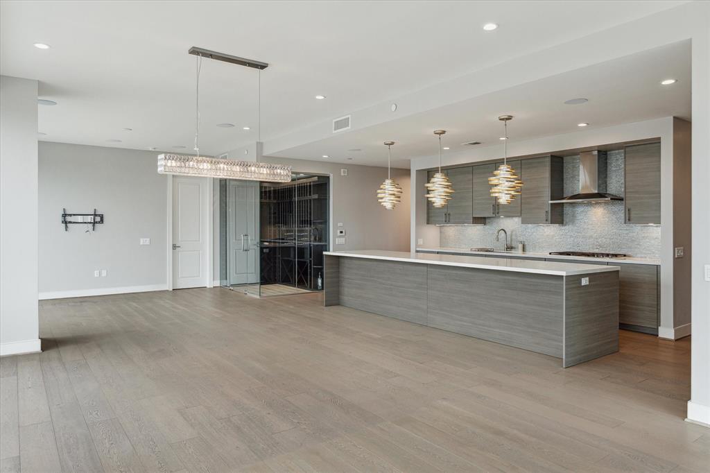 2047 Westcreek Lane # 1402