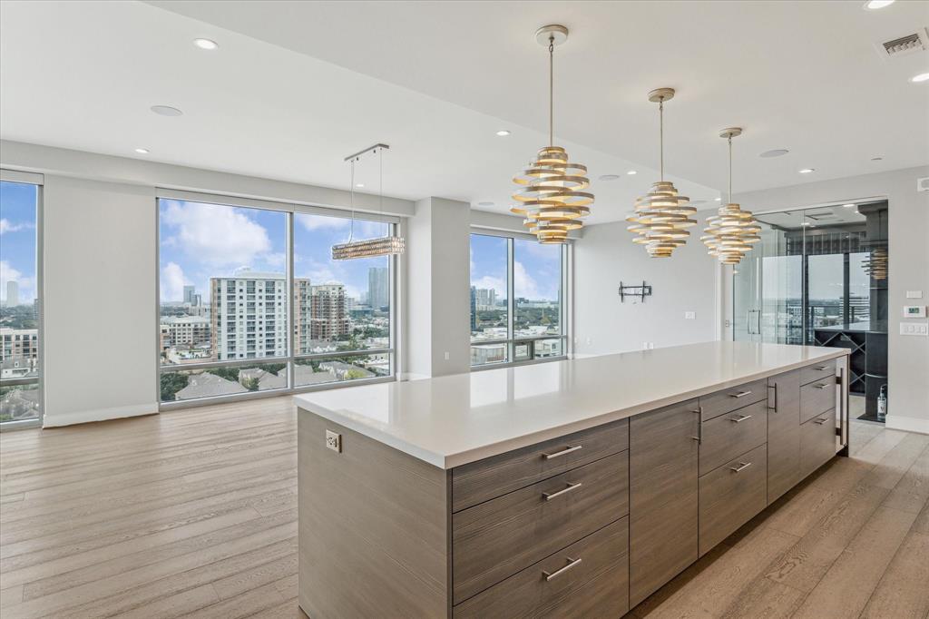 2047 Westcreek Lane # 1402