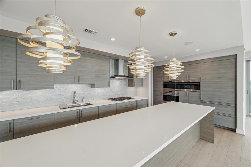 2047 Westcreek Lane # 1402