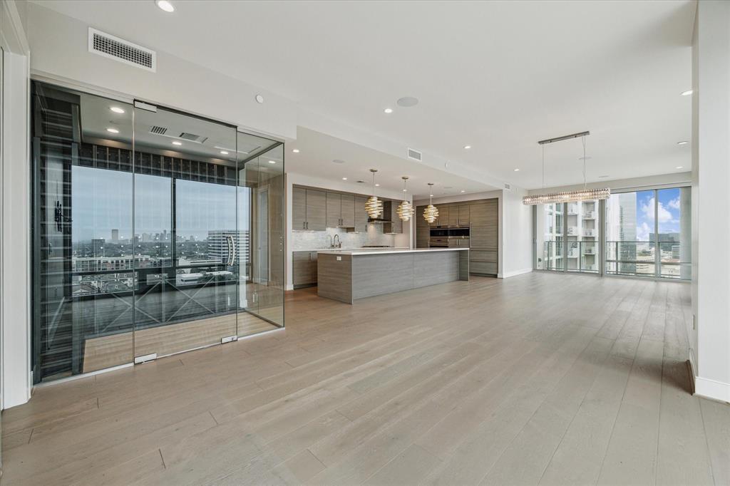 2047 Westcreek Lane # 1402