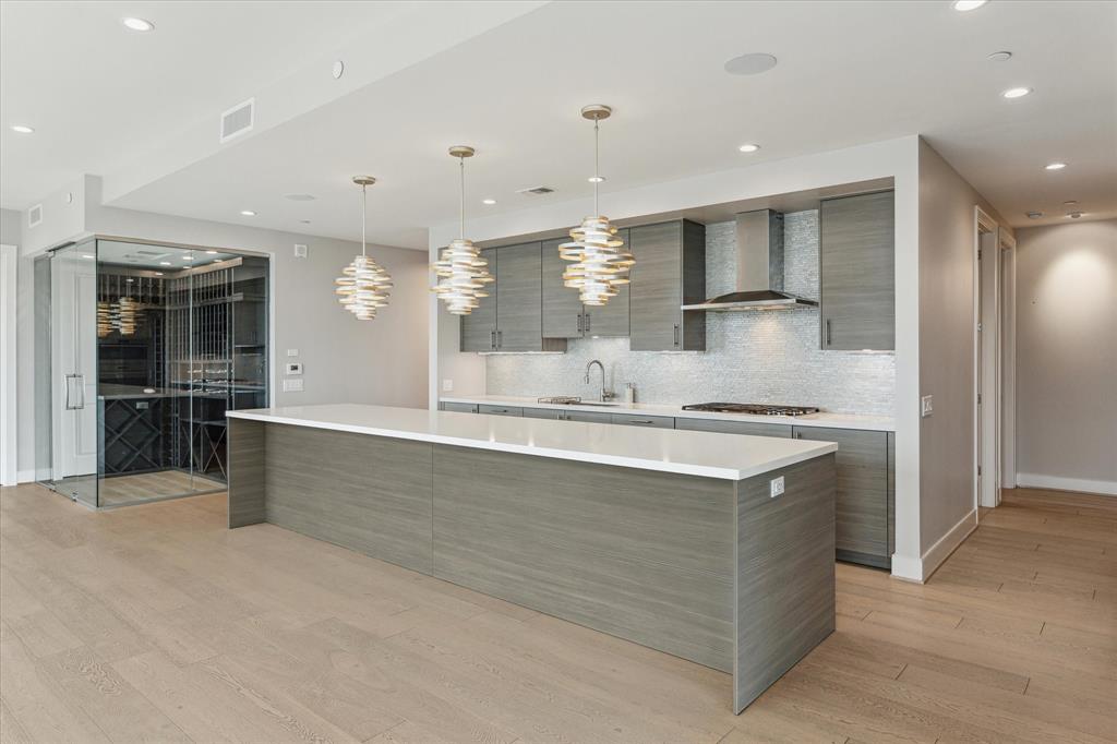 2047 Westcreek Lane # 1402