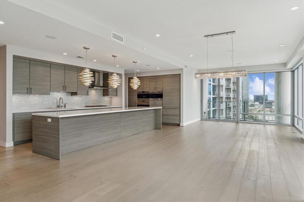 2047 Westcreek Lane # 1402