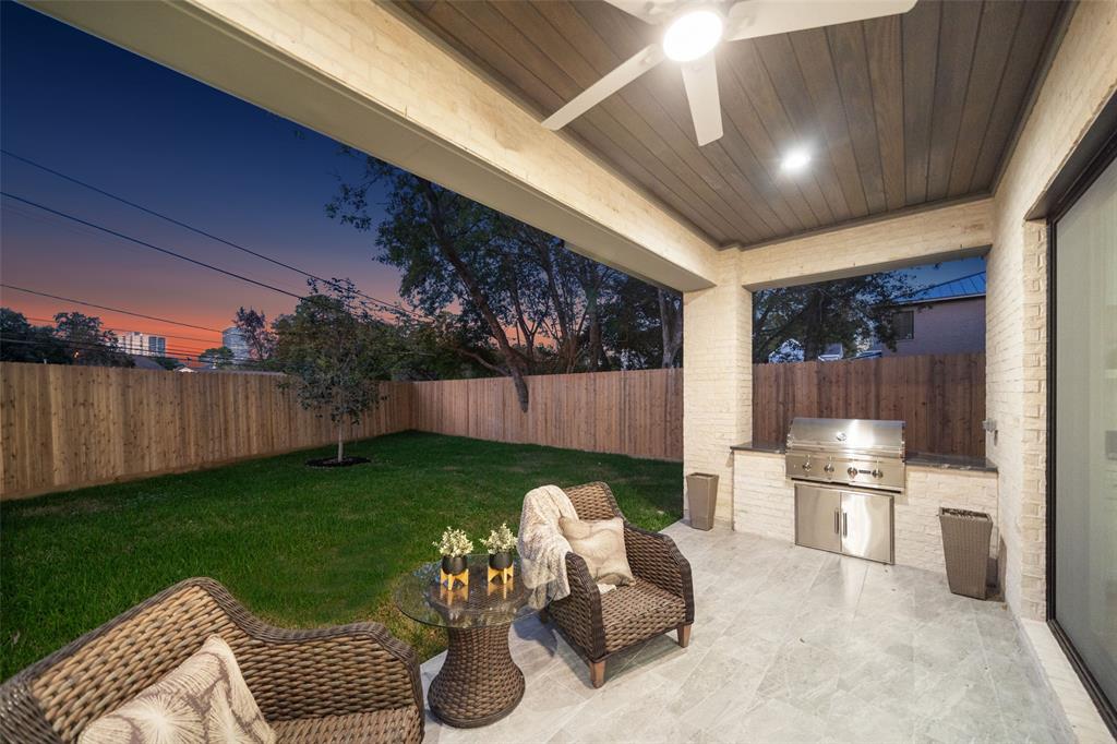 3774 Sunset Boulevard