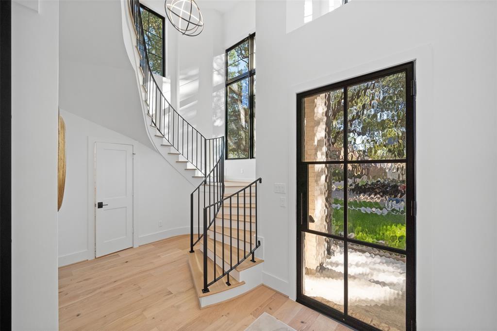 3774 Sunset Boulevard