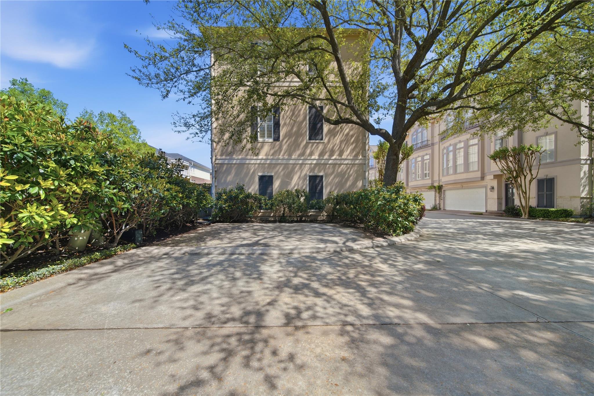 2930 Brompton Square Drive