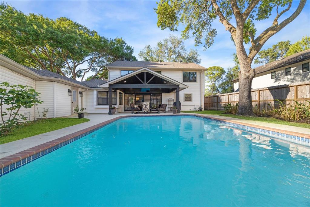 14739 Carolcrest Drive