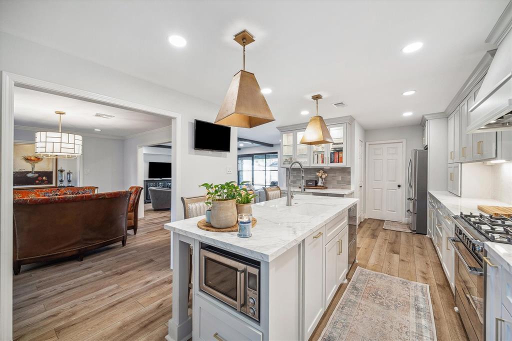 14739 Carolcrest Drive