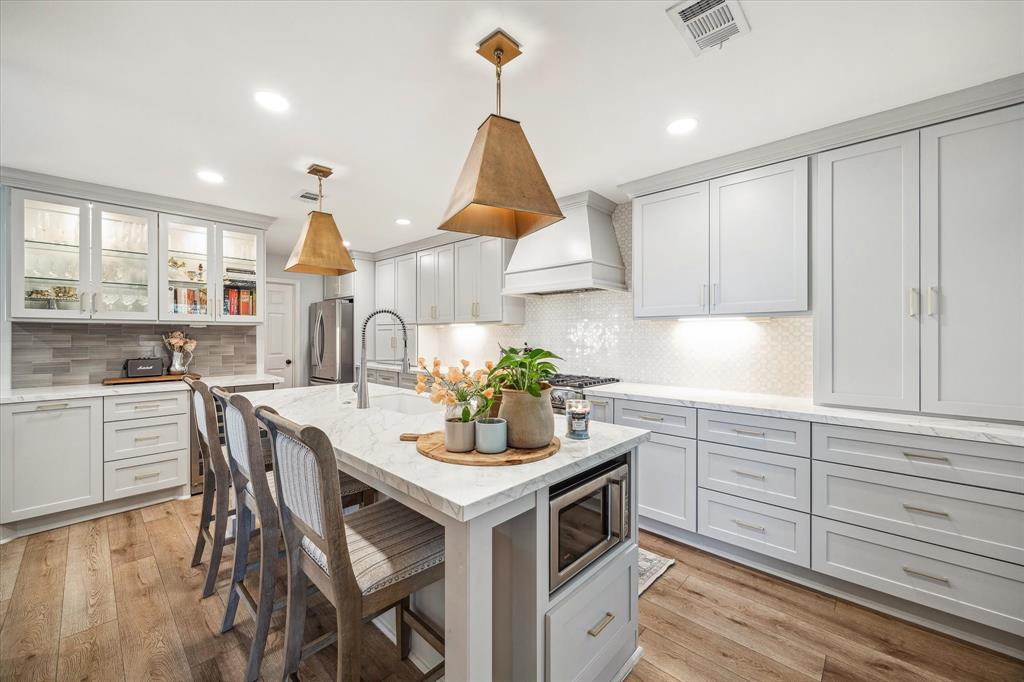 14739 Carolcrest Drive