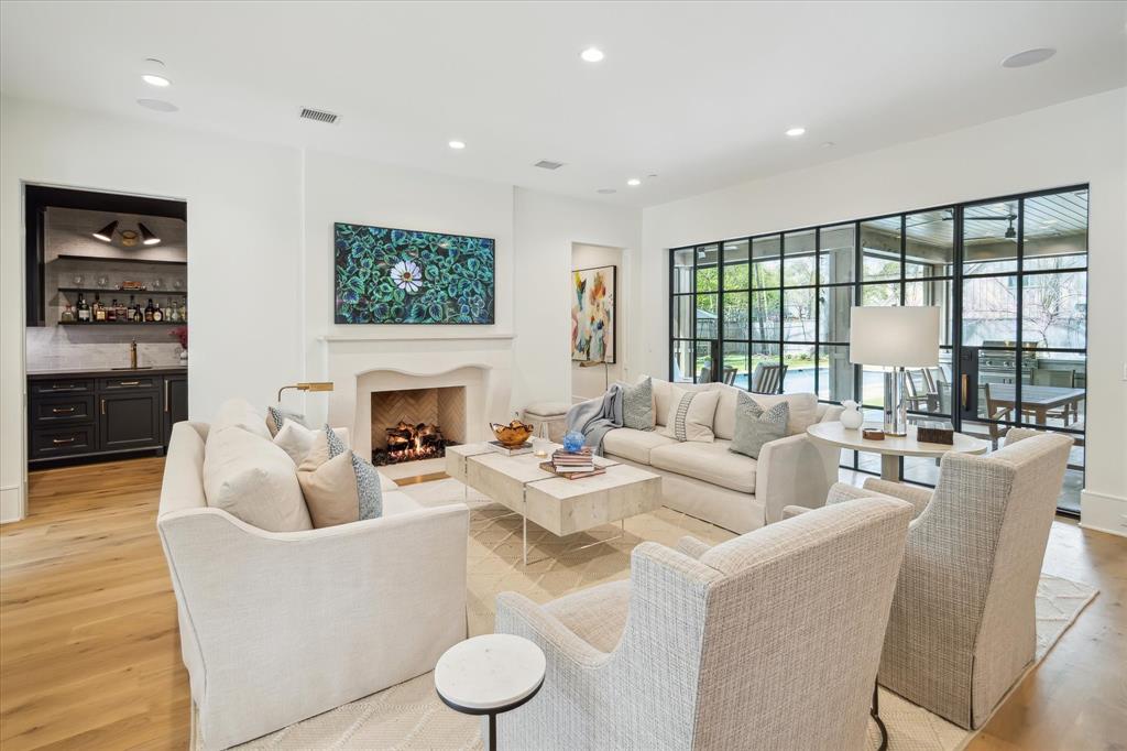 415 Coachman Lane