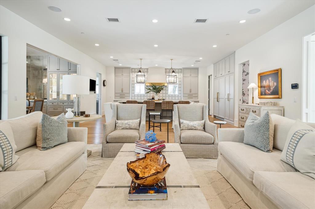415 Coachman Lane