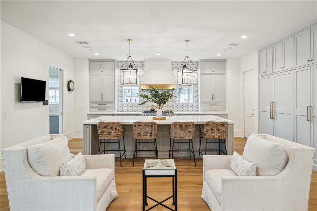 415 Coachman Lane