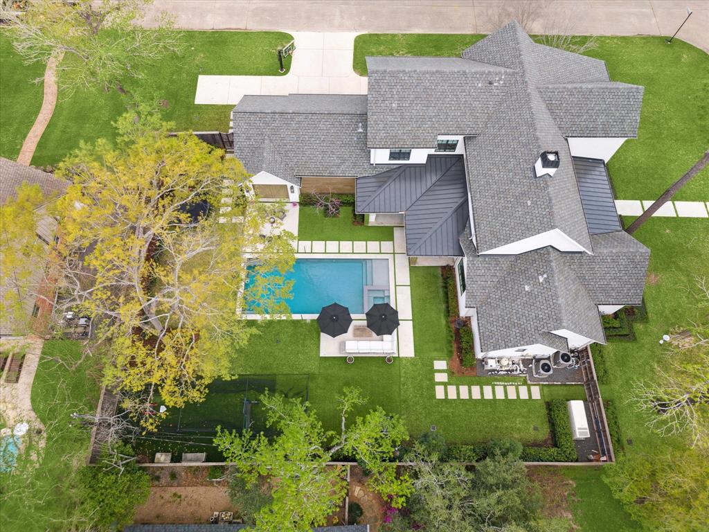415 Coachman Lane