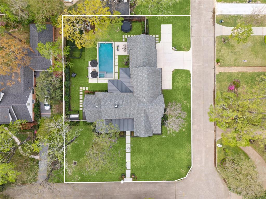 415 Coachman Lane