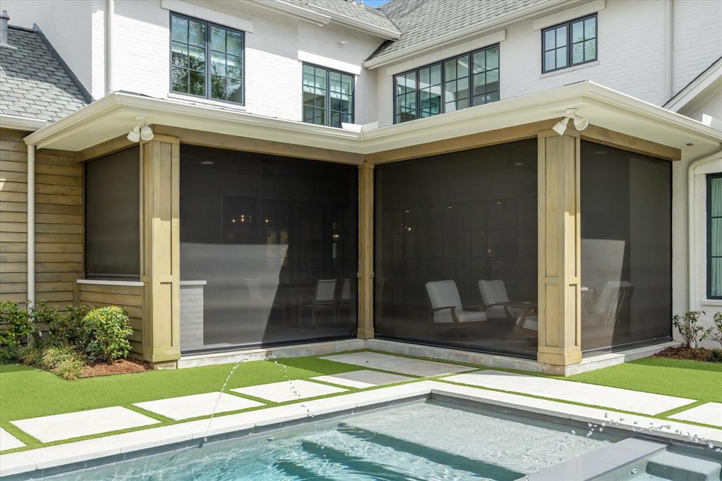 415 Coachman Lane