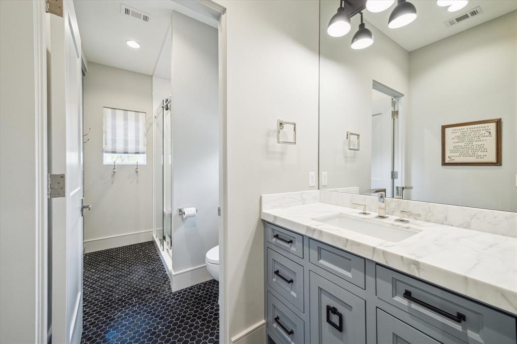 415 Coachman Lane