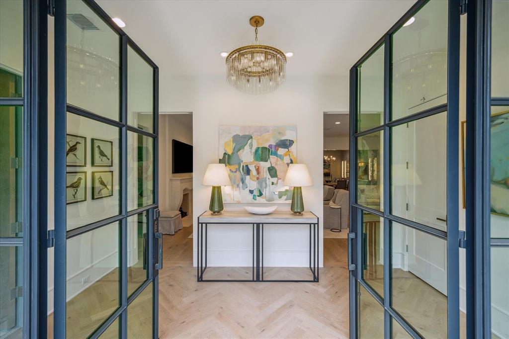 415 Coachman Lane