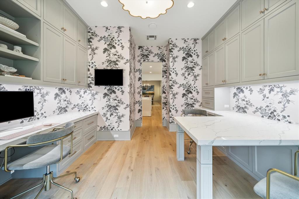 415 Coachman Lane