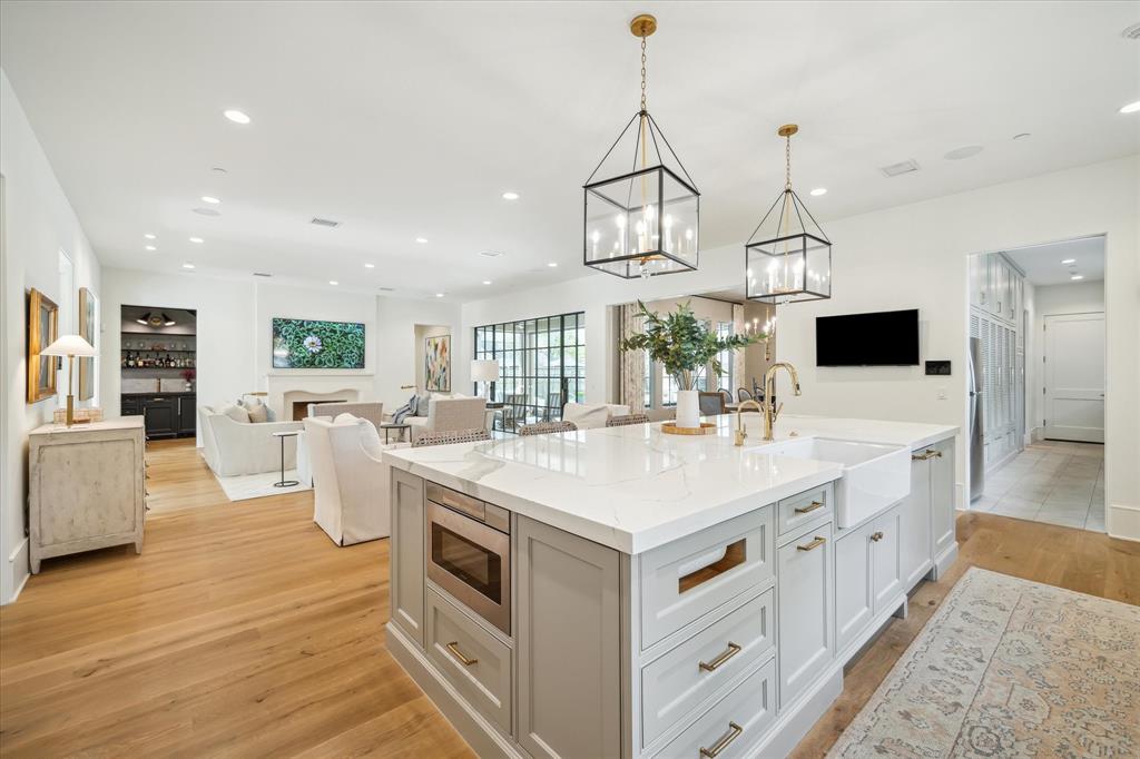 415 Coachman Lane
