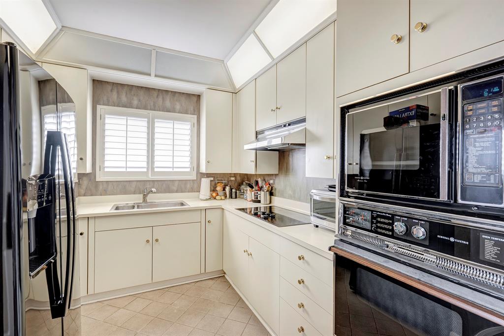 651 Bering Drive # 1801