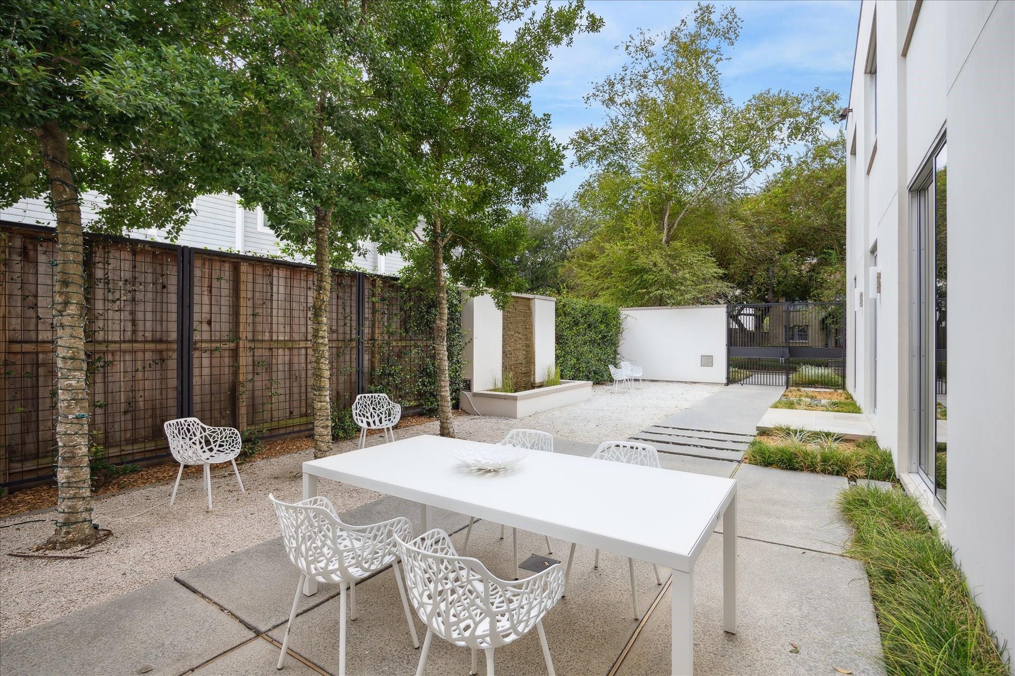 2121 Quenby Street